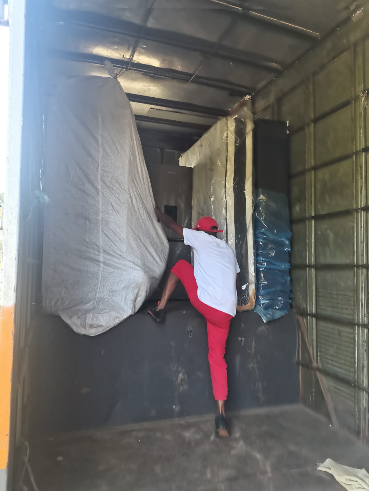 Wize Removal fleet truck in Kraaifontein Western Cape